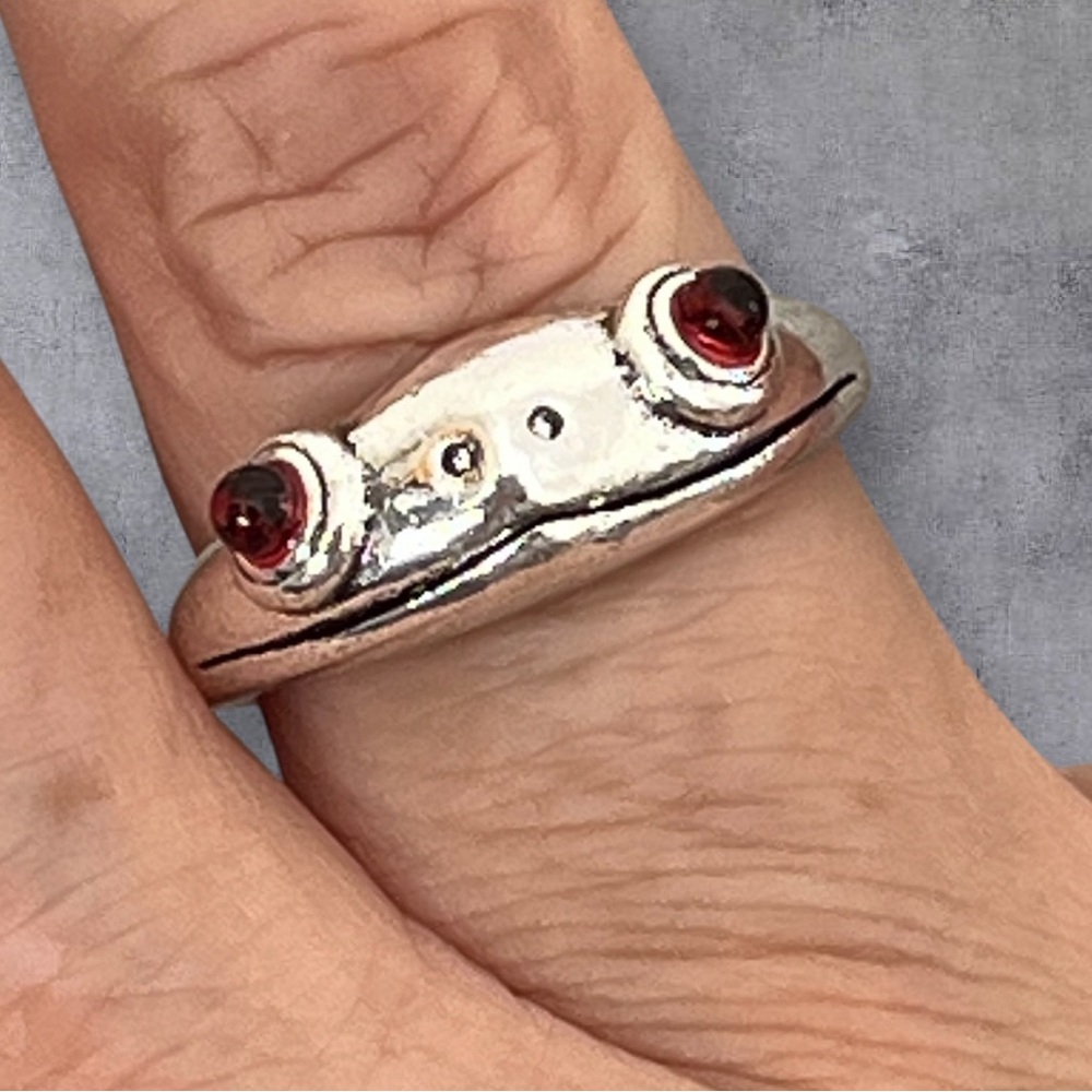 Silver frog ring adjustable size